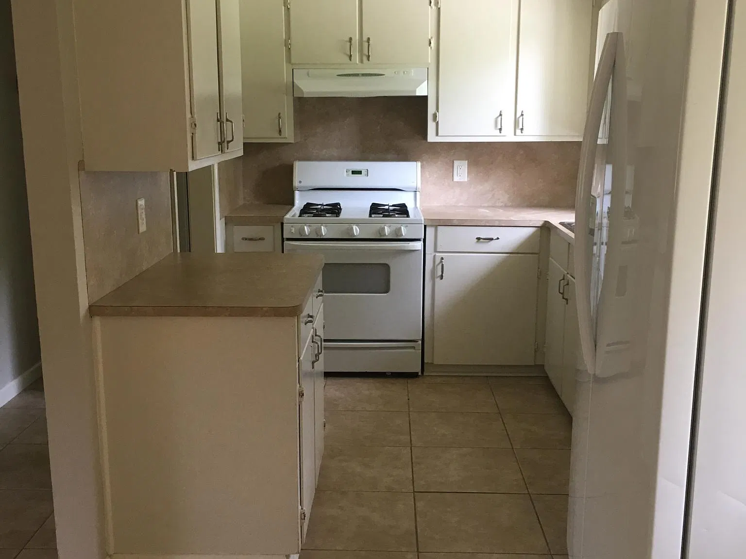 3 bed, 1100 sqft, $1,425 — Photo 3
