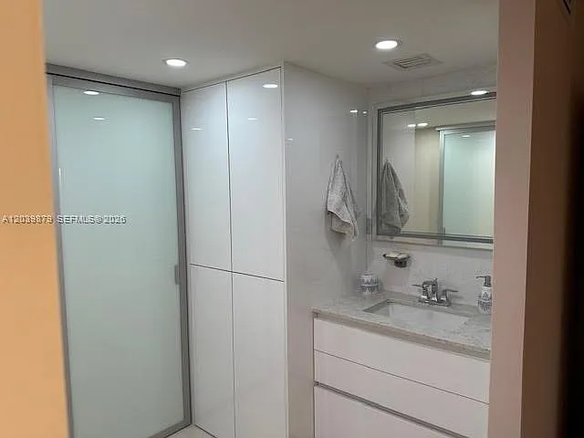 100 Bayview Dr #904 — Photo 17