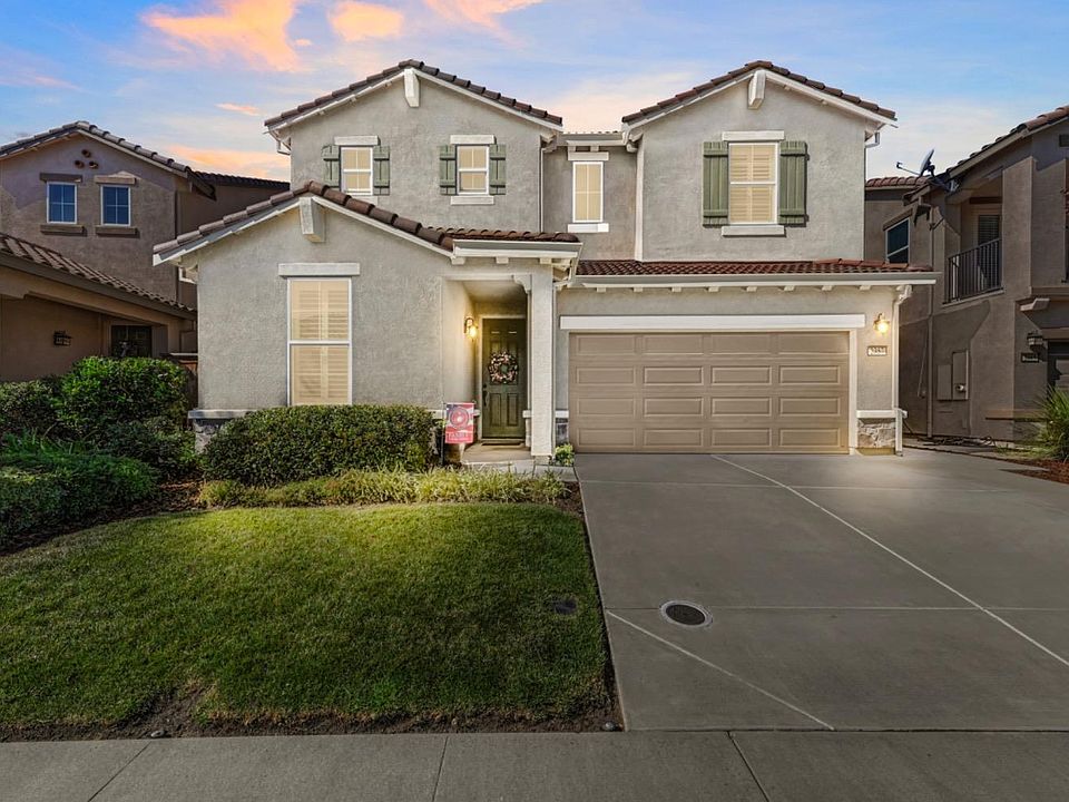 1st image of 2357 Castle Pines Way