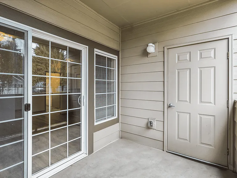 Studio Apartment - 544 Sq Ft Studio Apartment - 544 Sq Ft