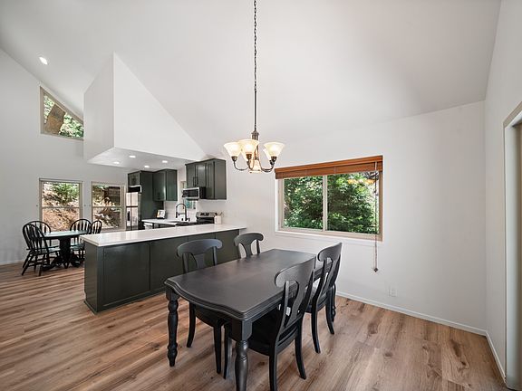 2nd image of 574 Mill Ct