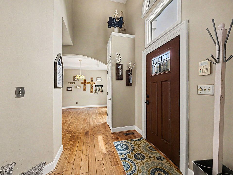 2366 N Fort Thomas Ave, Fort Thomas, KY 41075 | Zillow
