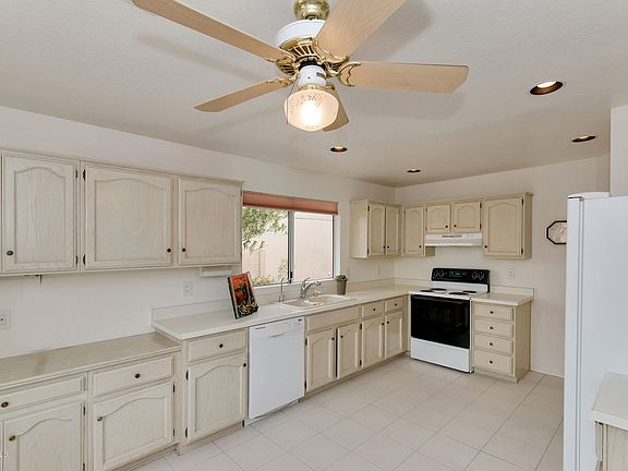 3rd image of 10529 E Voax Dr