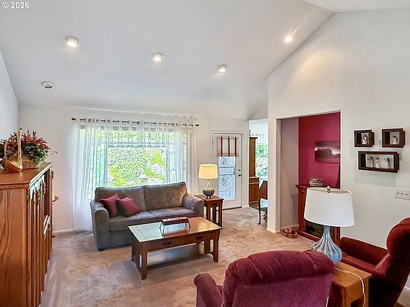 3rd image of 1939 Fairhill Dr