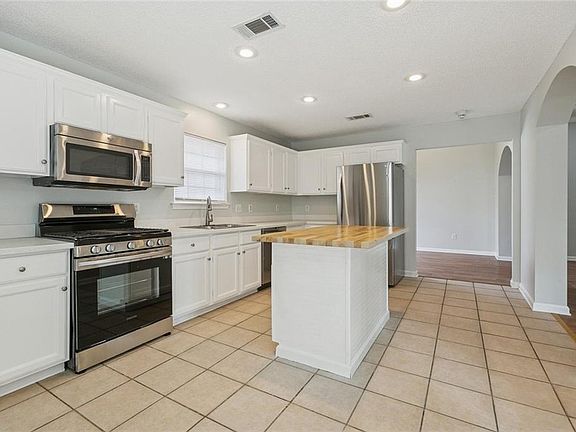 2nd image of 110 Pennbrooke Dr