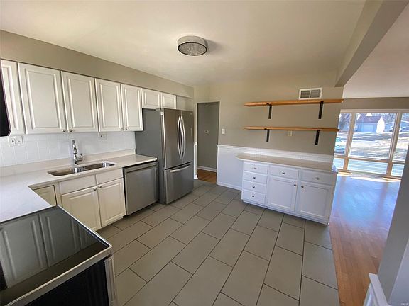 2nd image of 5 Saint Francis Ct