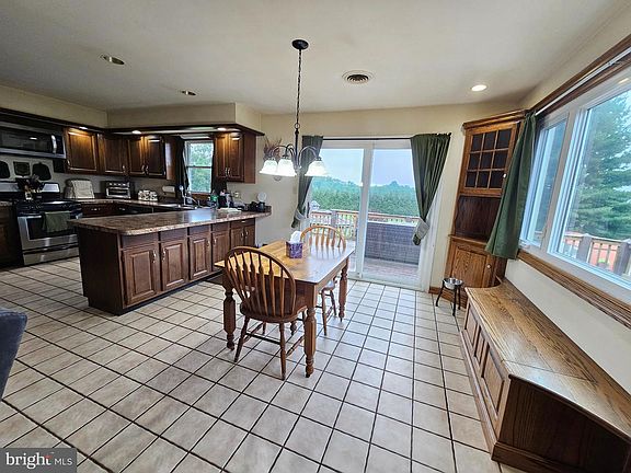 4th image of 36 Hunter Liggett Dr