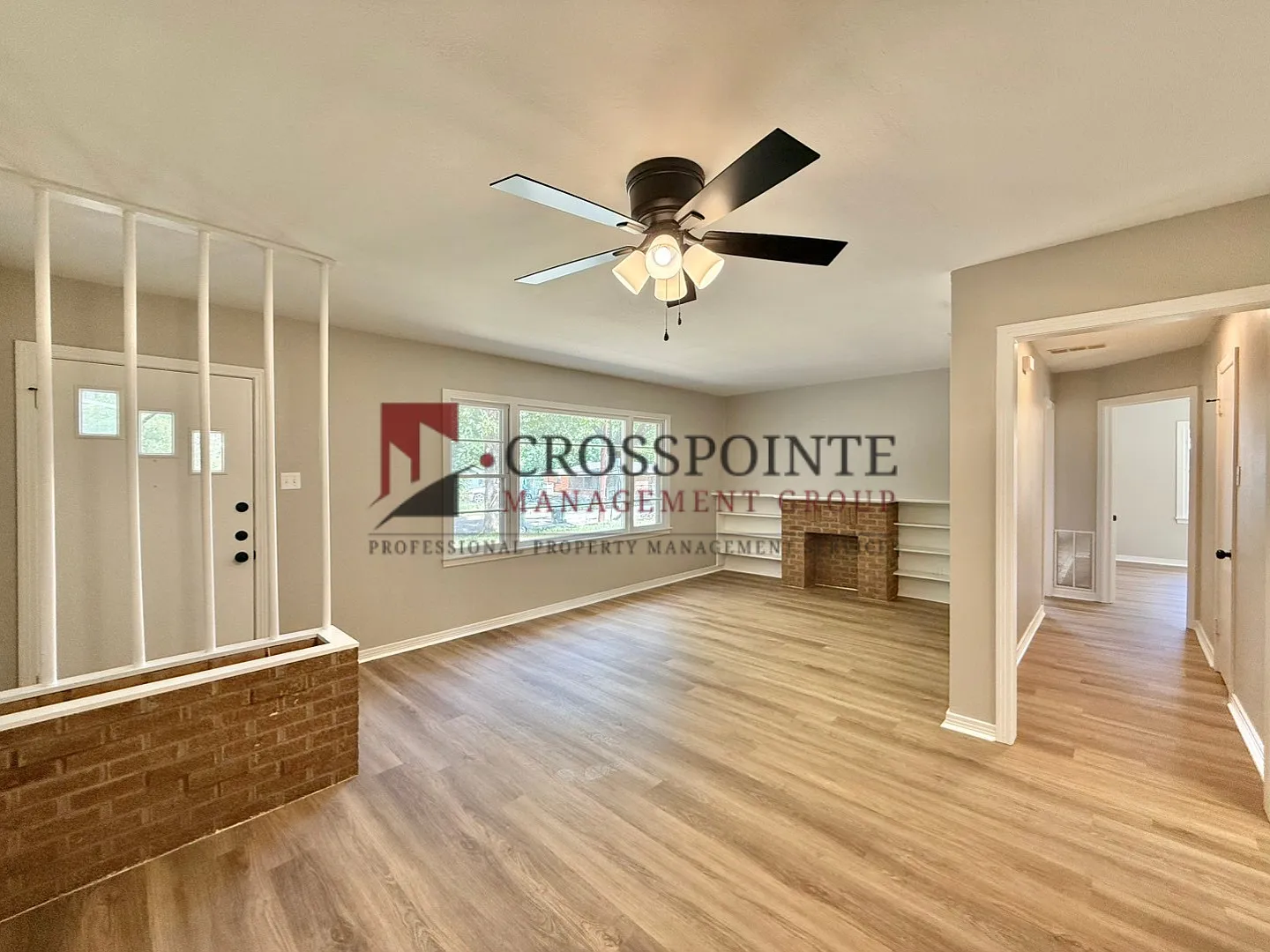 Charming 2 Bedroom, 1 Bathroom Home with a Bonus Room! — Photo 4