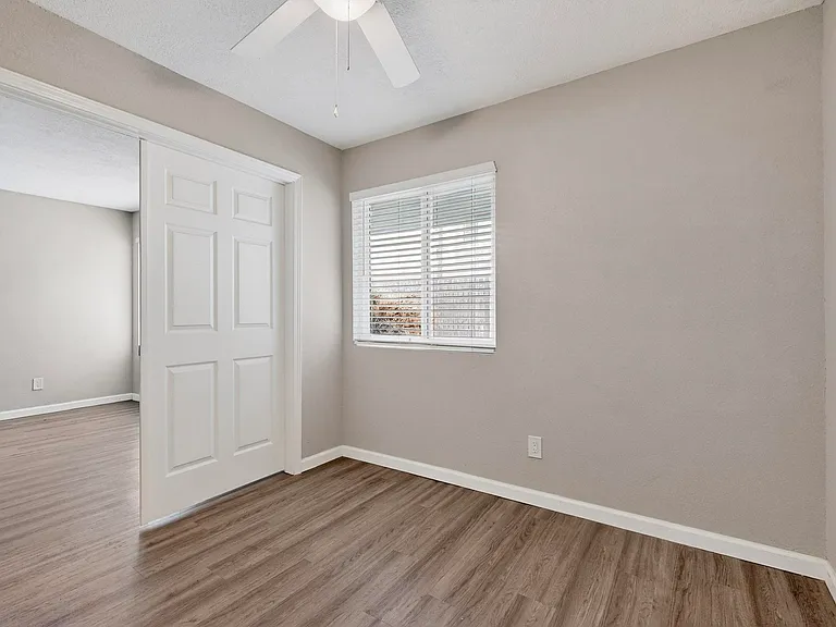 1812 Buena Vista Dr SE #4 — Photo 27