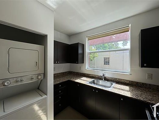 3rd image of 529 NE 62nd St #303