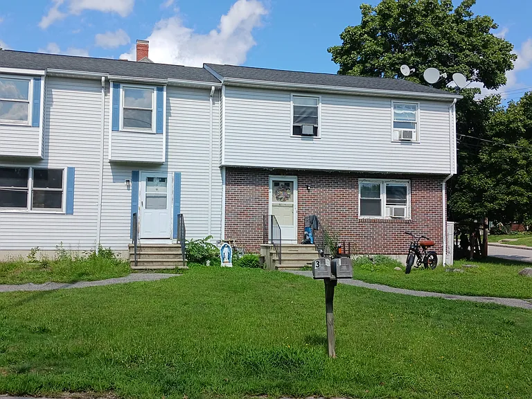3 Brayton Ct — Photo 1