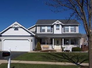1136 Oxford Ln, South Elgin, IL 60177