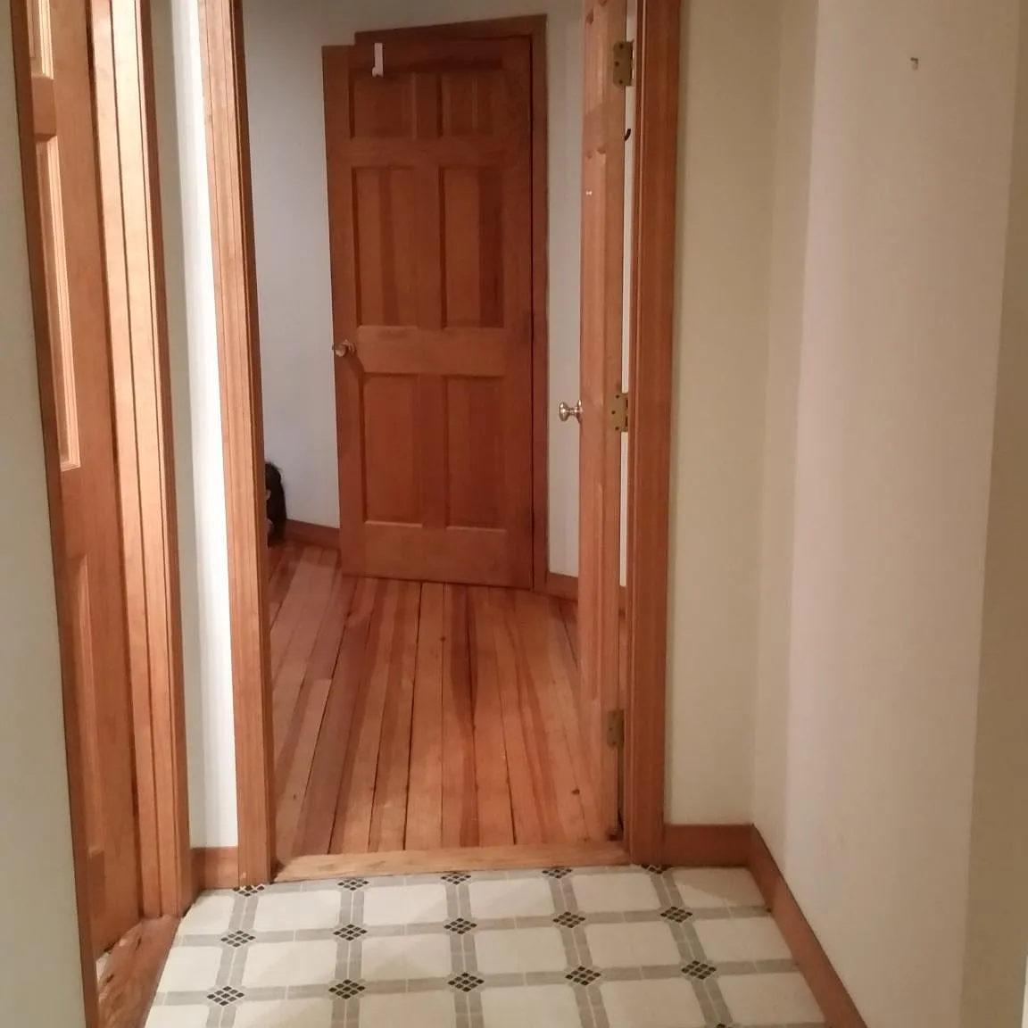 3 bed, 1250 sqft, $1,000 — Photo 2