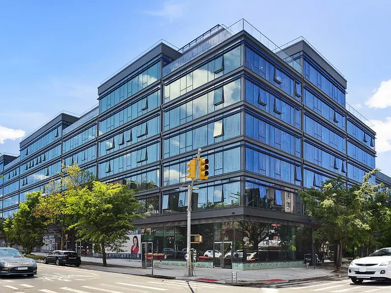 38-20 Parsons Blvd #710 — Photo 1