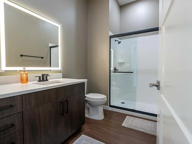 1364 E Battlefield Rd — Photo 153