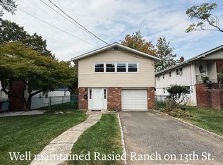 1423 13th St, Fort Lee, NJ 07024
