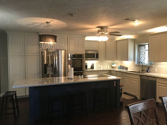 3rd image of 2514 Highland Blvd