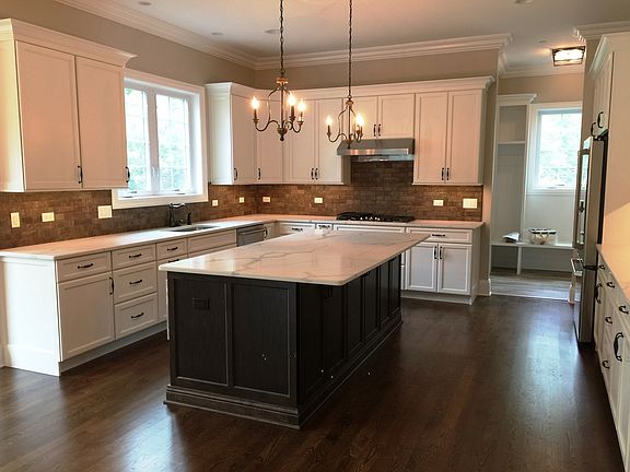 5th image of 21039 W Landau Ct