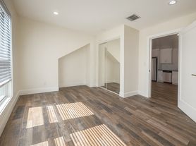1462 W 28th St