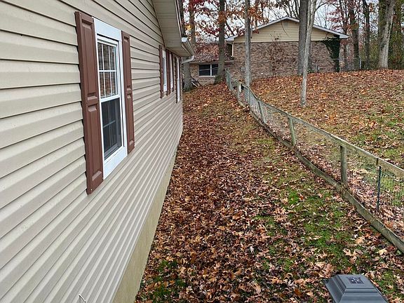 5th image of 1802 S Hills Dr