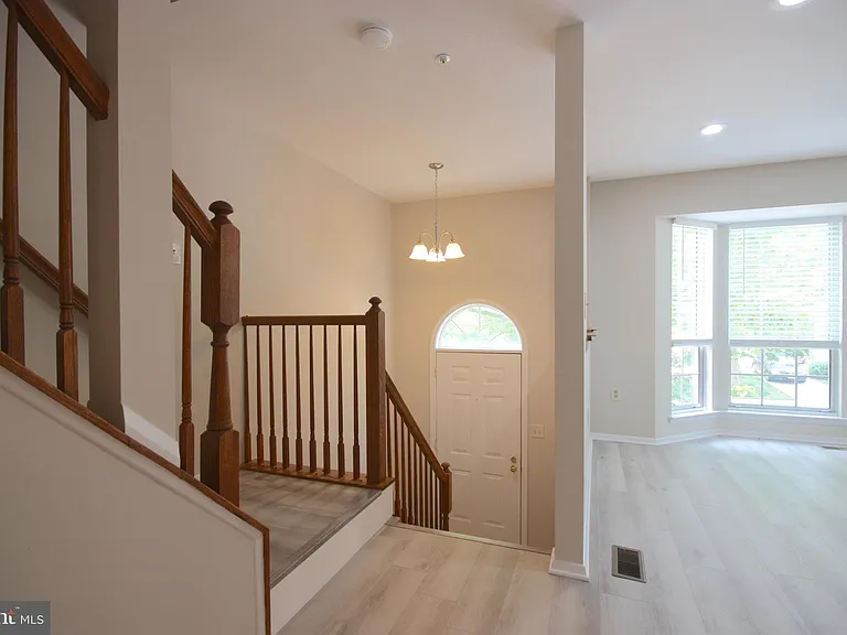 7782 Blueberry Hill Ln — Photo 3