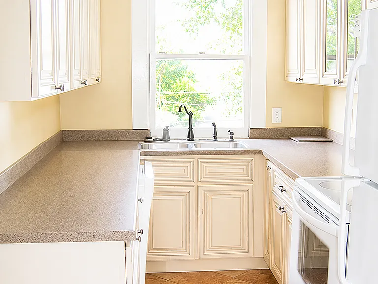 540 E Gaston St #B — Photo 2