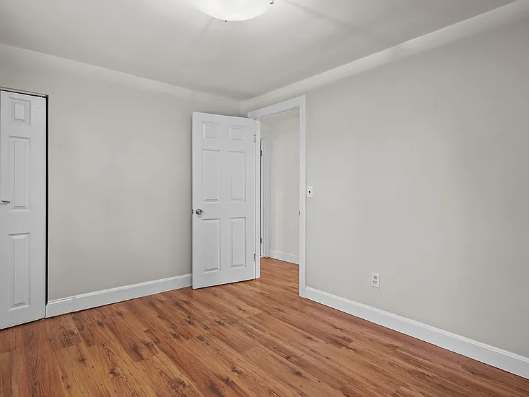 26 Beach St — Photo 15