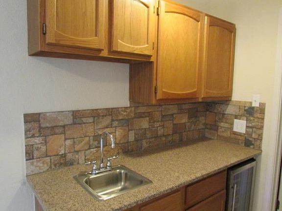 3rd image of 113 Prairieview Dr