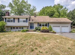 18 Heather Dr, Tinton Falls, NJ 07724