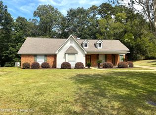 112 Greenwood Ln, Natchez, MS 39120