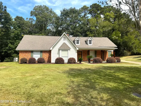 112 Greenwood Ln, Natchez, MS 39120