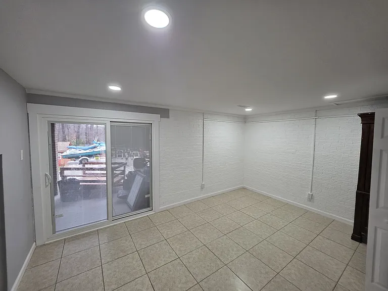326 Foxcroft Dr — Photo 6