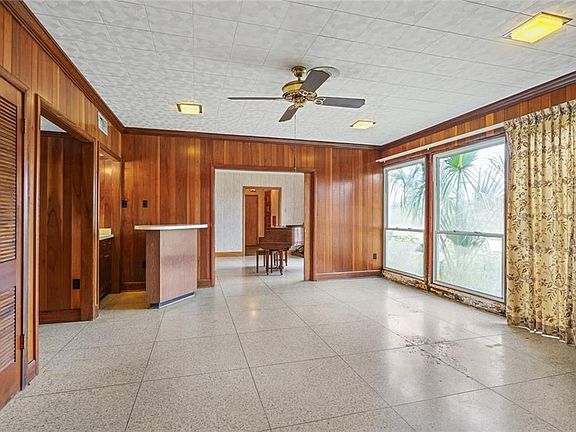 5th image of 318 Lakeshore Pkwy