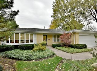 1238 Pine St, Glenview, IL 60025