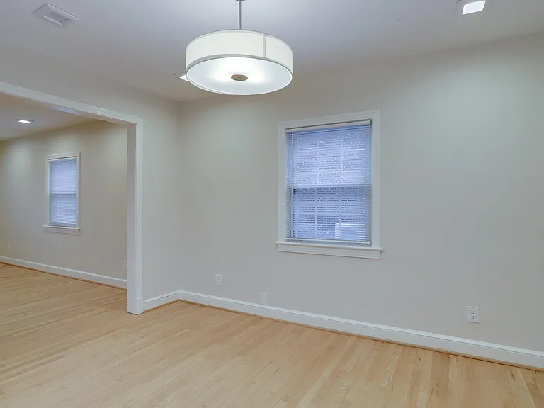 Dining area - another view