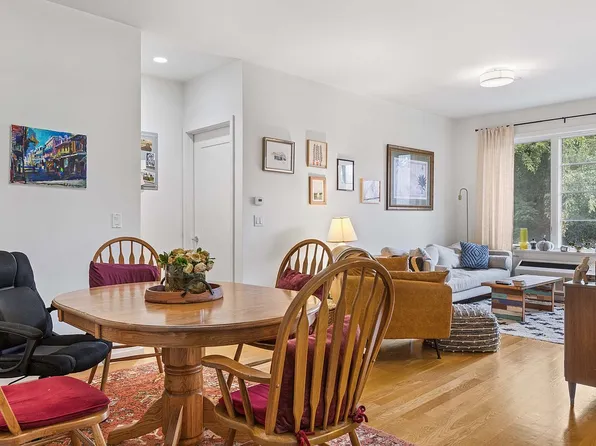 195 Hawthorne St #2N, Brooklyn, NY 11225