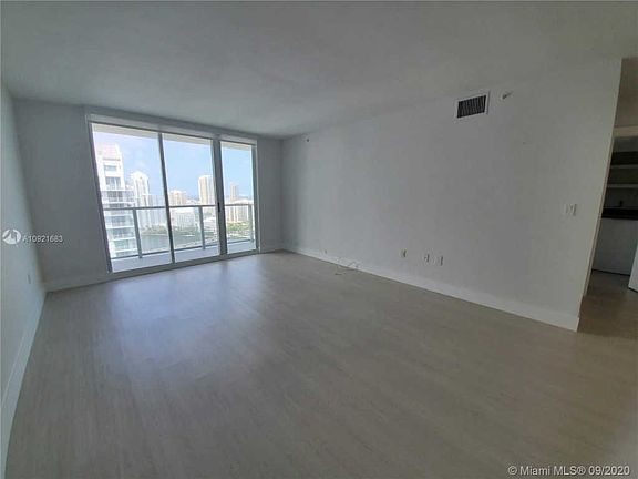 3rd image of 1155 Brickell Bay Dr APT 3108