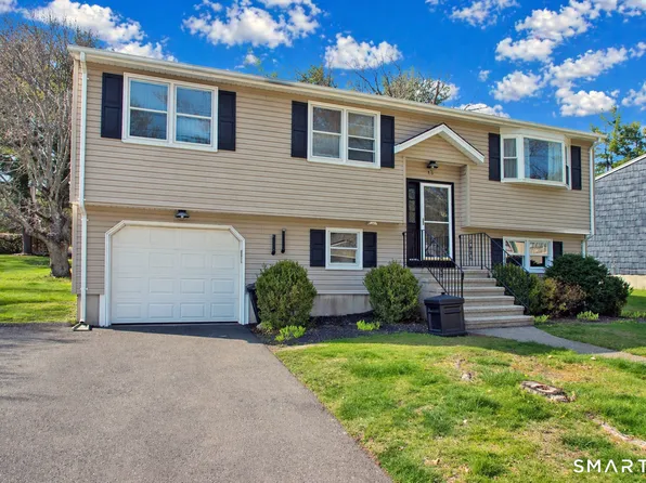 13 Twin Circle Road, West Haven, CT 06516