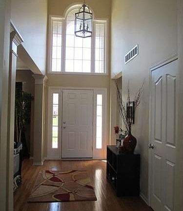3rd image of 2091 Fordham Ln