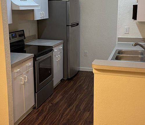 4th image of 17112 Carrington Park Dr APT 910