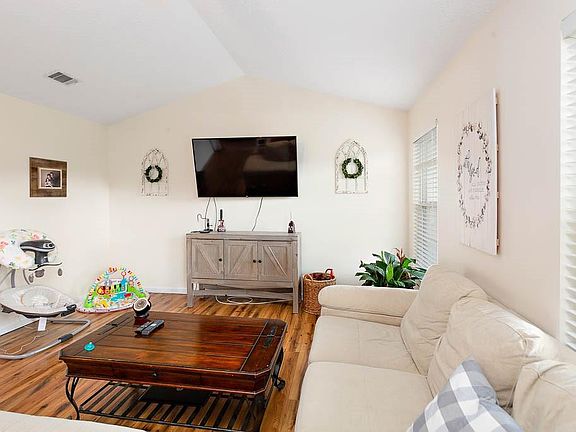5th image of 149 Haleys Place Dr