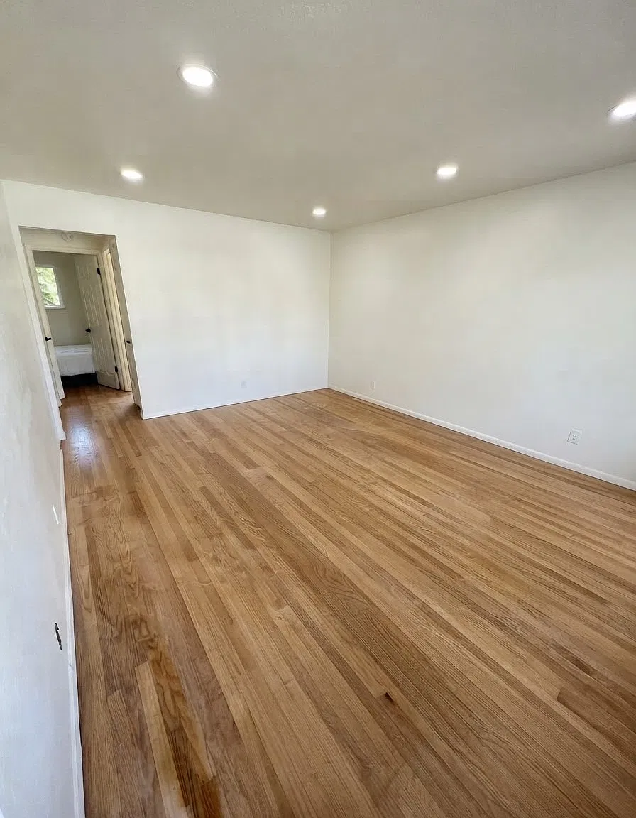 2 bed, 750 sqft, $3,300 — Photo 3