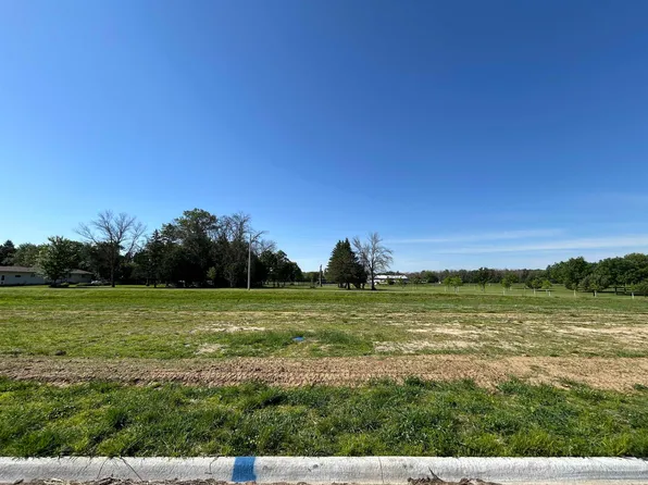 105 Maverick Ln, Riceville, IA 50466