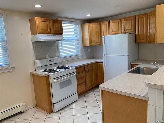 3rd image of 51 Schneider Ave