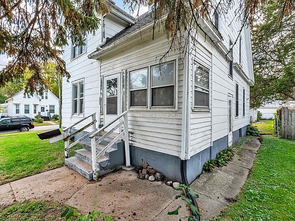 4th image of 706 N Howell St