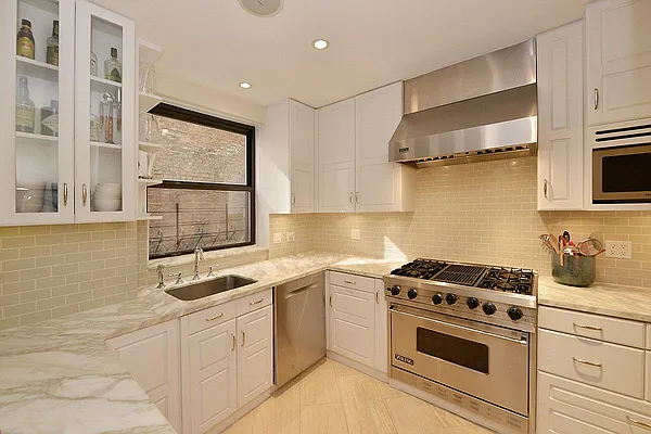 Sold by Prime Manhattan | media 3