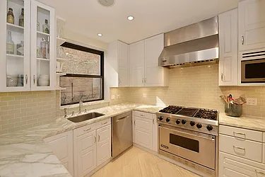 Sold by Prime Manhattan