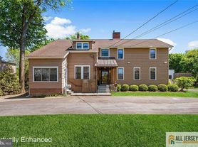 1048-105 Prospect St