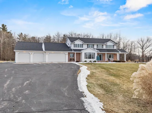 1044 Moonriver Dr, De Pere, WI 54115