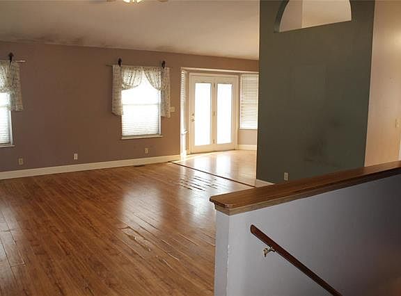 5th image of 782 College Meadows Dr
